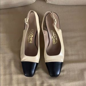 FERRAGAMO SLINGBACKS